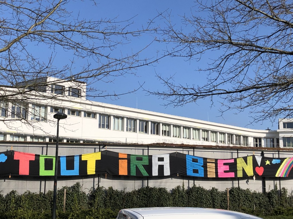 Jour 24 : 20 eme jour de confinement...un seul mot d’ordre:) lancé en couleur par ces jeunes élèves d’une école communale de Schaerbeek : « Tout ira bien »!!!!!🙂😉!